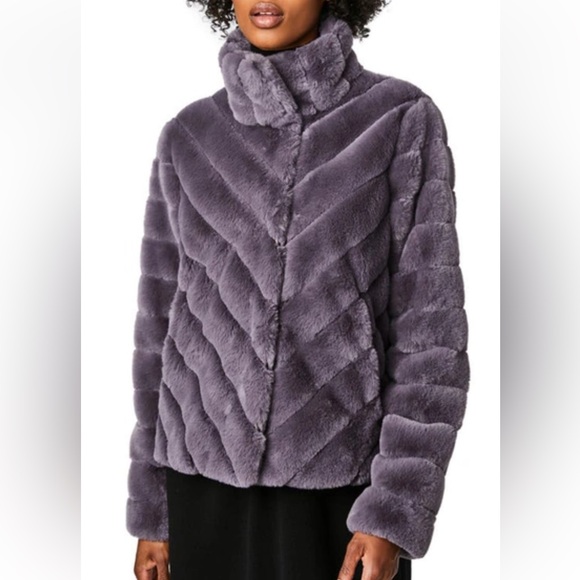 Bernardo Jackets & Blazers - EUC Bernardo Faux Fur Jacket Dark Gray Women's Size Small
